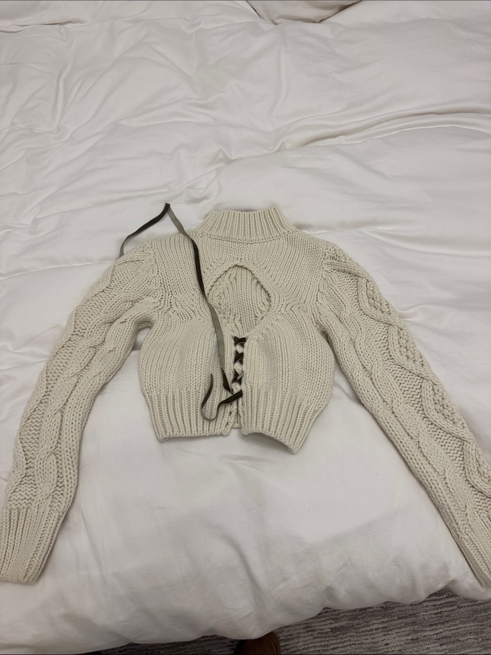 Women’s Cream Cable Knit Cutout Sweater ZARA